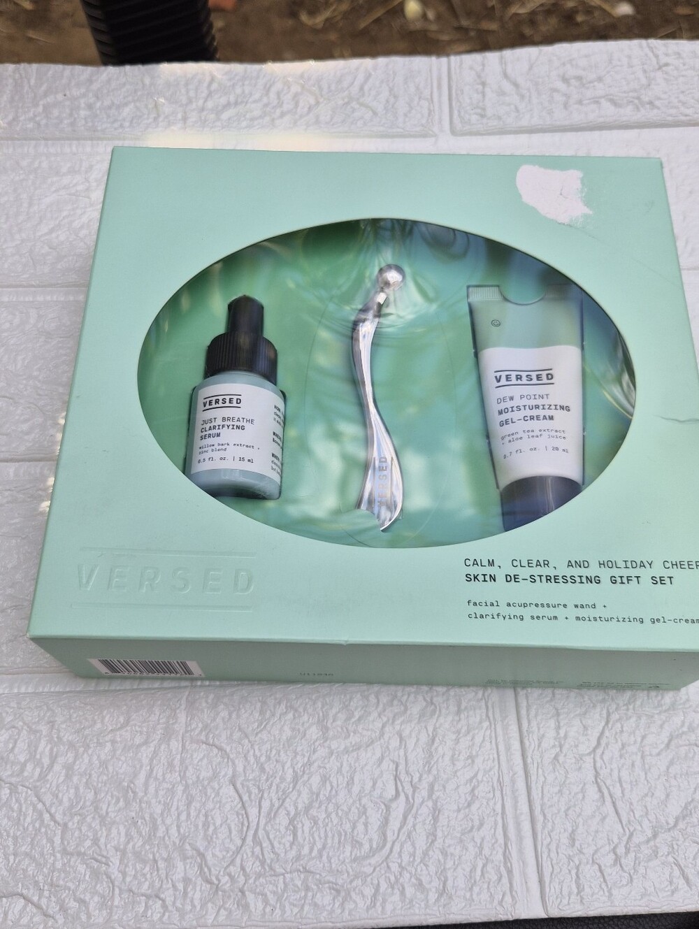 Versed Skin De-Stressing Gift Set Moisturizing Gel Clarifying Serum Facial Wand